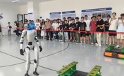 探访职教特色发展，技能铸就科技未来——电子信息工程学院2025级新生入学教育