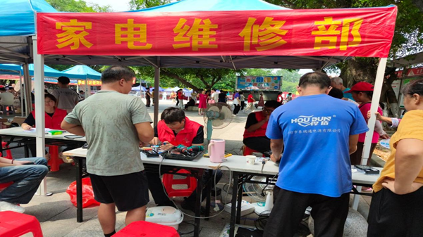 技暖社区办实事 志愿服务显担当——taptap官网家电维修部走进龙擎苑社区开展公益维修服务