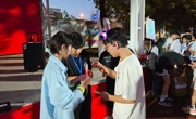 电子信息工程学院开展荧光夜跑活动
