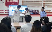 电子信息工程学院组织学生参加“民族团结一家亲，法治教育共成长”宣讲活动