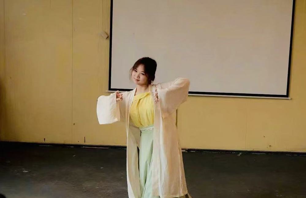 文艺表演