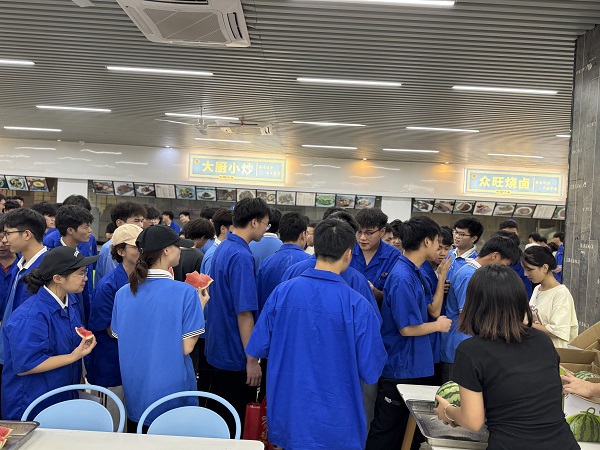 吃瓜现场