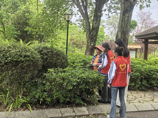 机电工程学院开展“弘扬雷锋精神 勇担时代使命”系列志愿服务活动