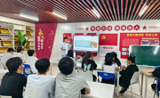 凝心聚力，破冰同行——“微光星辰”班级建设工作室组织2026模具设计与制造1班在“一站式”开展新生趣味破冰见面会