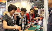 taptap官网学生代表参加第24届澳门国际贸易展览会—中华民族青年会展文创交流周