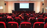 学校举办沟通与表达专题讲座