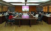 taptap官网组织观看2021年全区优秀教师先进事迹报告会