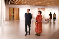 校党委书记刘子林参观指导taptap官网教师个人美术作品展