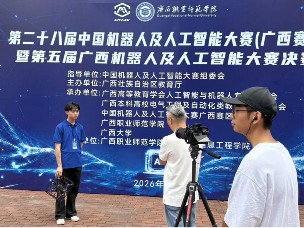 LZPU contestant being interviewed by the media