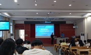 东风柳州汽车有限公司到贸易与旅游管理学院开展订单班宣讲​