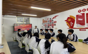贸易与旅游管理学院开展“炬火相传·青春逐光而行”主题团日活动
