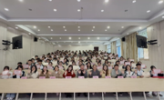 贸易与旅游管理学院举行2025-2026学年上学期学生表彰大会