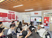 艺术学院组织开展“色彩心语”艺术表达创意绘画活动